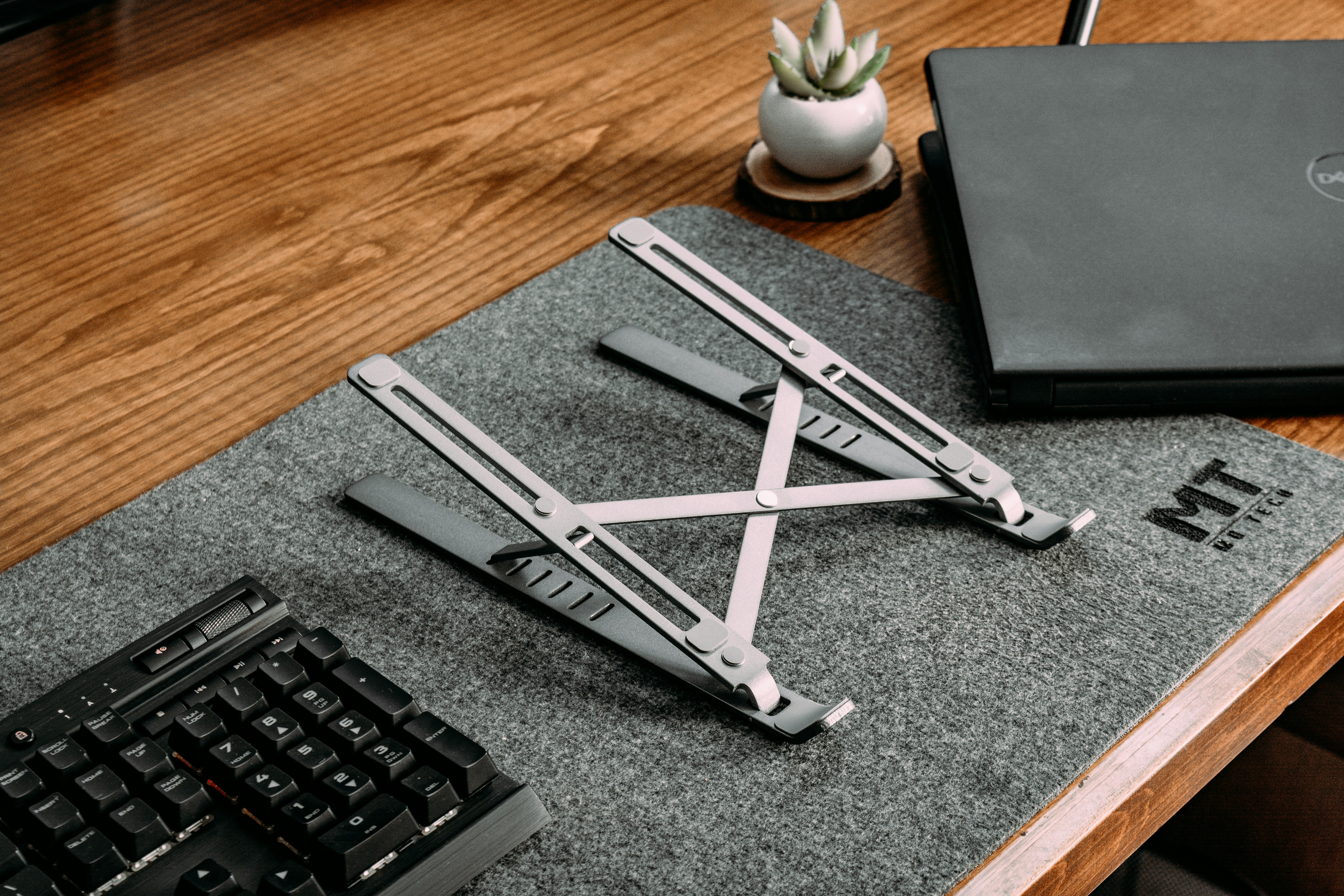 Foldable Aluminium Laptop Stand